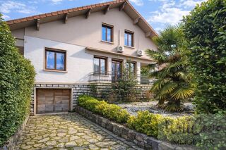  Maison � vendre 10 pi�ces 240 m�