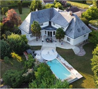  Maison � vendre 10 pi�ces 318 m�