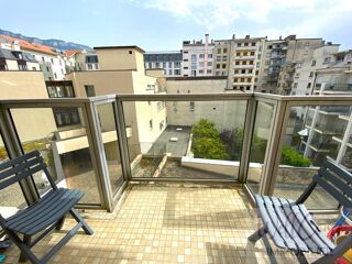  Appartement à louer 2 pièces 45 m²