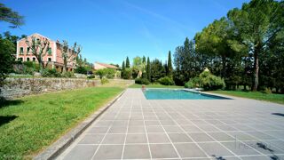  Villa à vendre 15 + pièces 442 m²