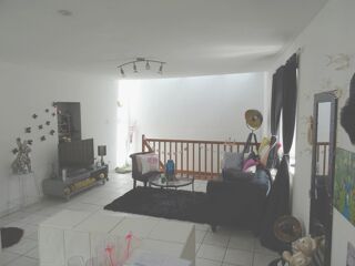  Immeuble � vendre 93 m�