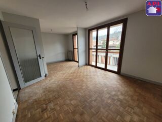  Appartement à louer 3 pièces 68 m²