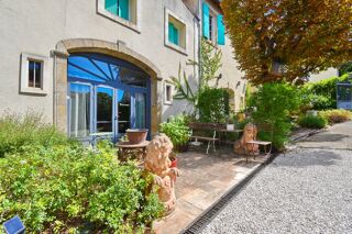  Villa  vendre 15 + pices 700 m