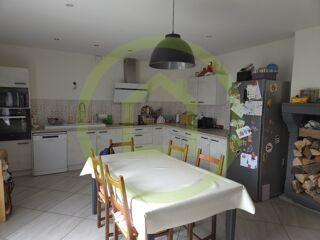  Maison  vendre 8 pices 250 m