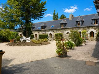  Villa � vendre 15 + pi�ces 640 m�