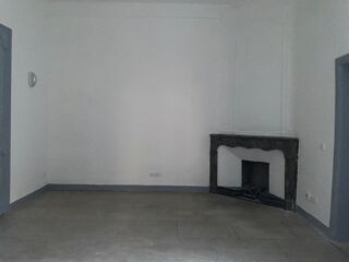  Appartement à louer 4 pièces 97 m²