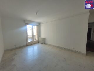  Appartement à louer 4 pièces 85 m²