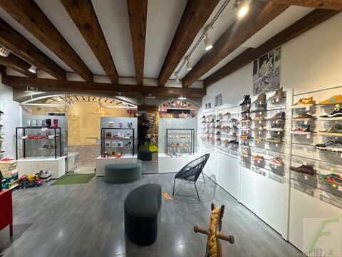 Local commercial 54000 73000 Chambery