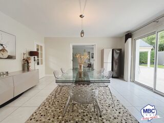  Maison à vendre 9 pièces 242 m²