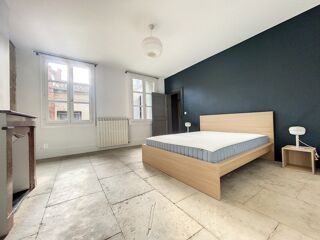  Appartement à louer 3 pièces 113 m²
