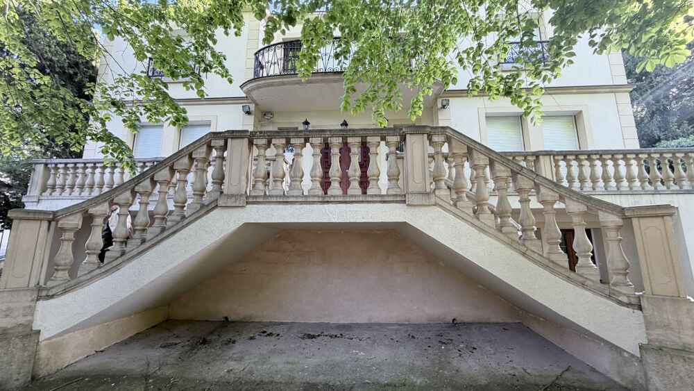 Maison 12 pièces 301 m² · à Saint Maur des Fosses · 301 m² · 1 390 000 €