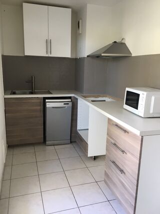  Appartement à louer 3 pièces 65 m²