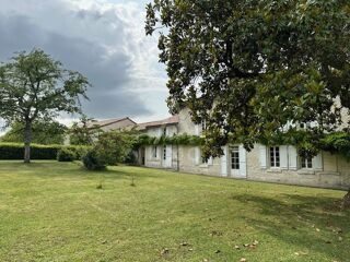  Villa à vendre 15 + pièces 330 m²