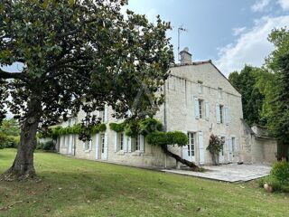  Villa à vendre 15 + pièces 330 m²
