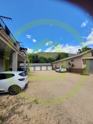  Immeuble � vendre 425 m�