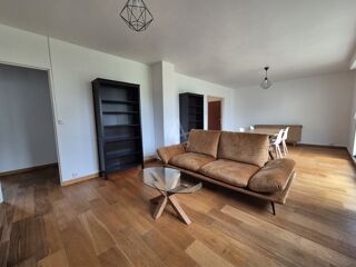  Appartement à louer 5 pièces 99 m²
