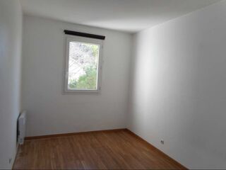  Appartement à louer 2 pièces 32 m²