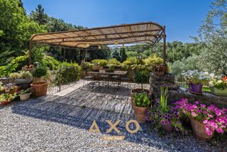  Villa à vendre 15 + pièces 696 m²