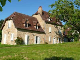  Maison  vendre 15 + pices 833 m