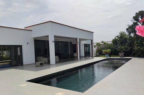  Maison � louer 5 pi�ces 180 m� Saly