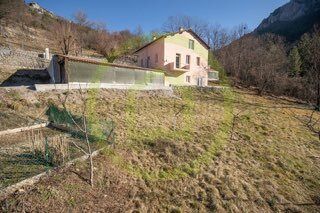  Villa � vendre 4 pi�ces 250 m�