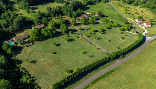  Villa  vendre 15 + pices 464 m