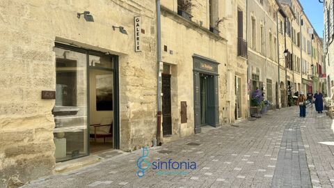 Local commercial 45000 30700 Uzes