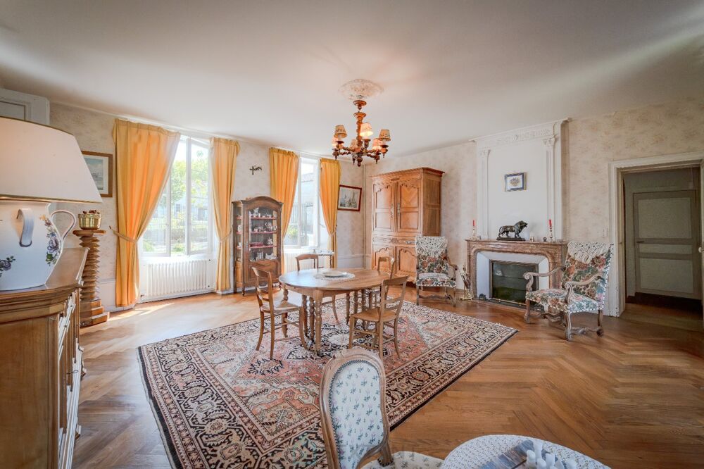 à vendre  Villa Segonzac (16130)