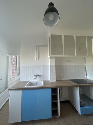  Appartement à louer 3 pièces 87 m²
