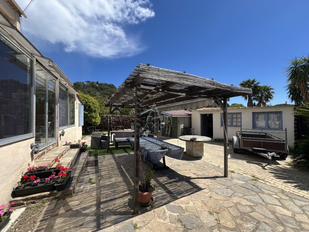  vendre  Villa Bormes-les-Mimosas (83230)