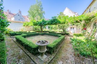  Maison à vendre 8 pièces 323 m²