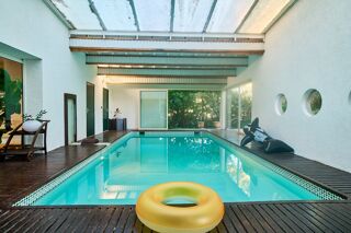  Villa  vendre 10 pices 236 m