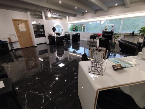 Murs commerciaux 399000 06610 La gaude