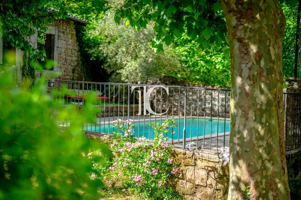 � vendre  Villa Vinezac (07110)