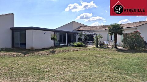   Maison Maison - 9 pi�ce(s) - 205 m�