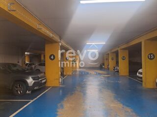  Parking / Garage � louer 