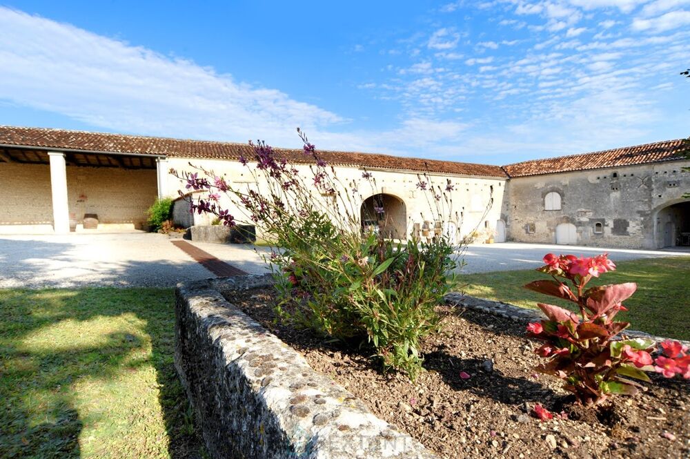 à vendre  Villa Cognac (16100)