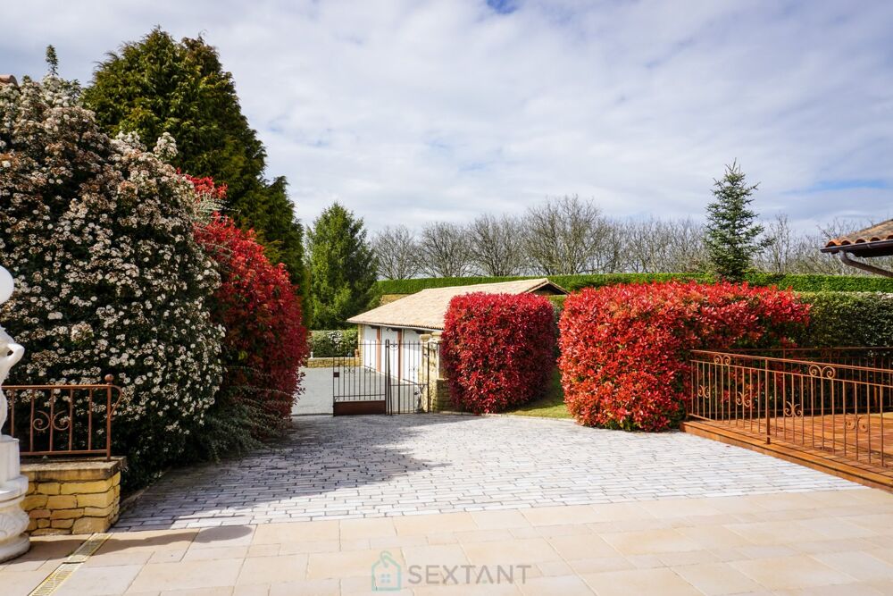 � vendre  Villa Hautefort (24390)