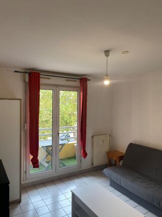  Appartement à louer 1 pièce 19 m²
