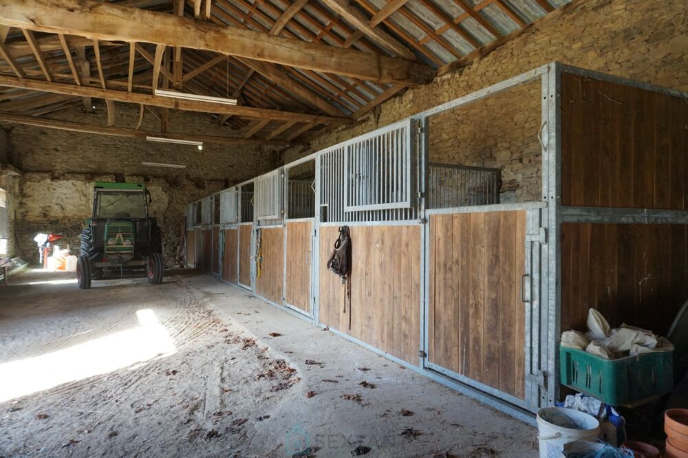 � vendre  Villa Saint-Jory-de-Chalais (24800)