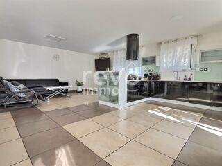  Maison  vendre 5 pices 221 m