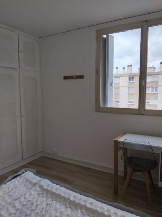  Appartement à louer 5 pièces 80 m²