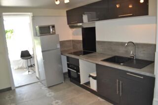  Appartement à louer 1 pièce 80 m²