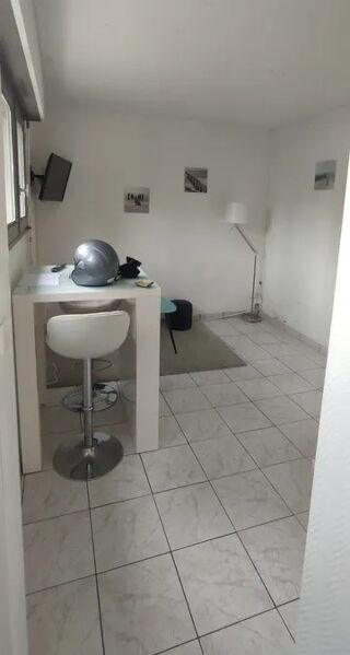  Appartement à louer 2 pièces 27 m²