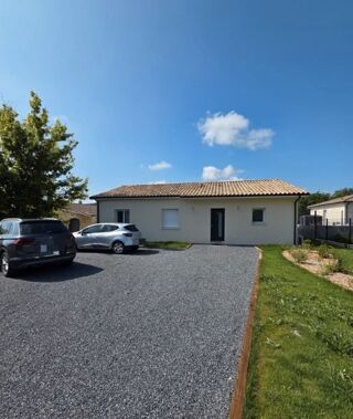  Maison à louer 4 pièces 105 m² Saint-genes-de-fronsac