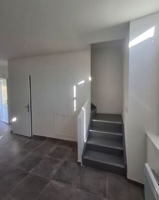  Appartement à louer 3 pièces 63 m²