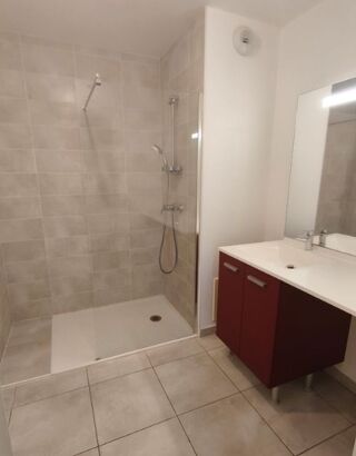 Appartement à louer 3 pièces 57 m²