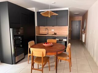  Maison à louer 4 pièces 195 m²