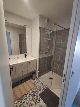  Appartement à louer 3 pièces 85 m²