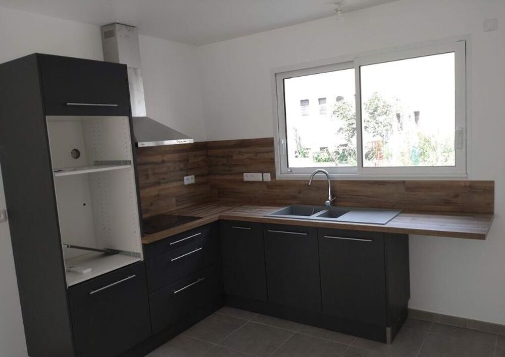 Location Maison Maison/Villa T5 Saint-medard-en-jalles